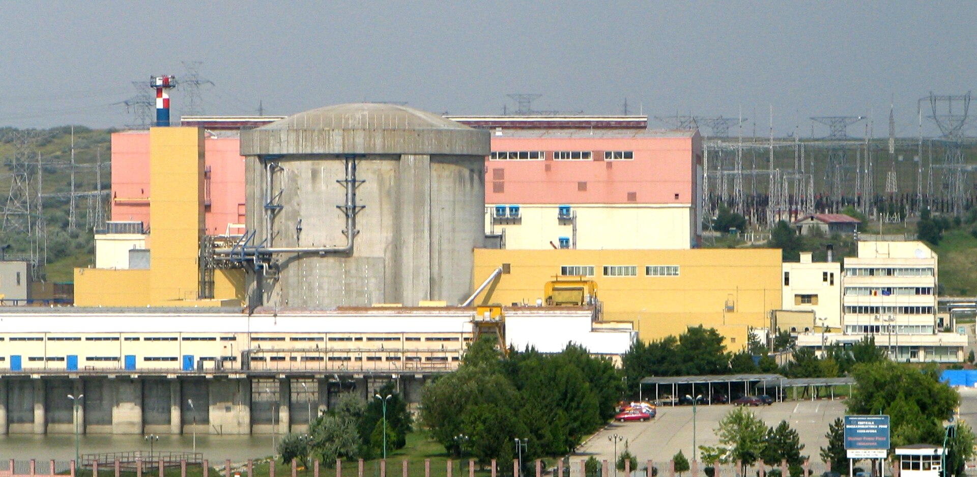 Cernavodă nuclear power plant Danube river — imagine de arhivă